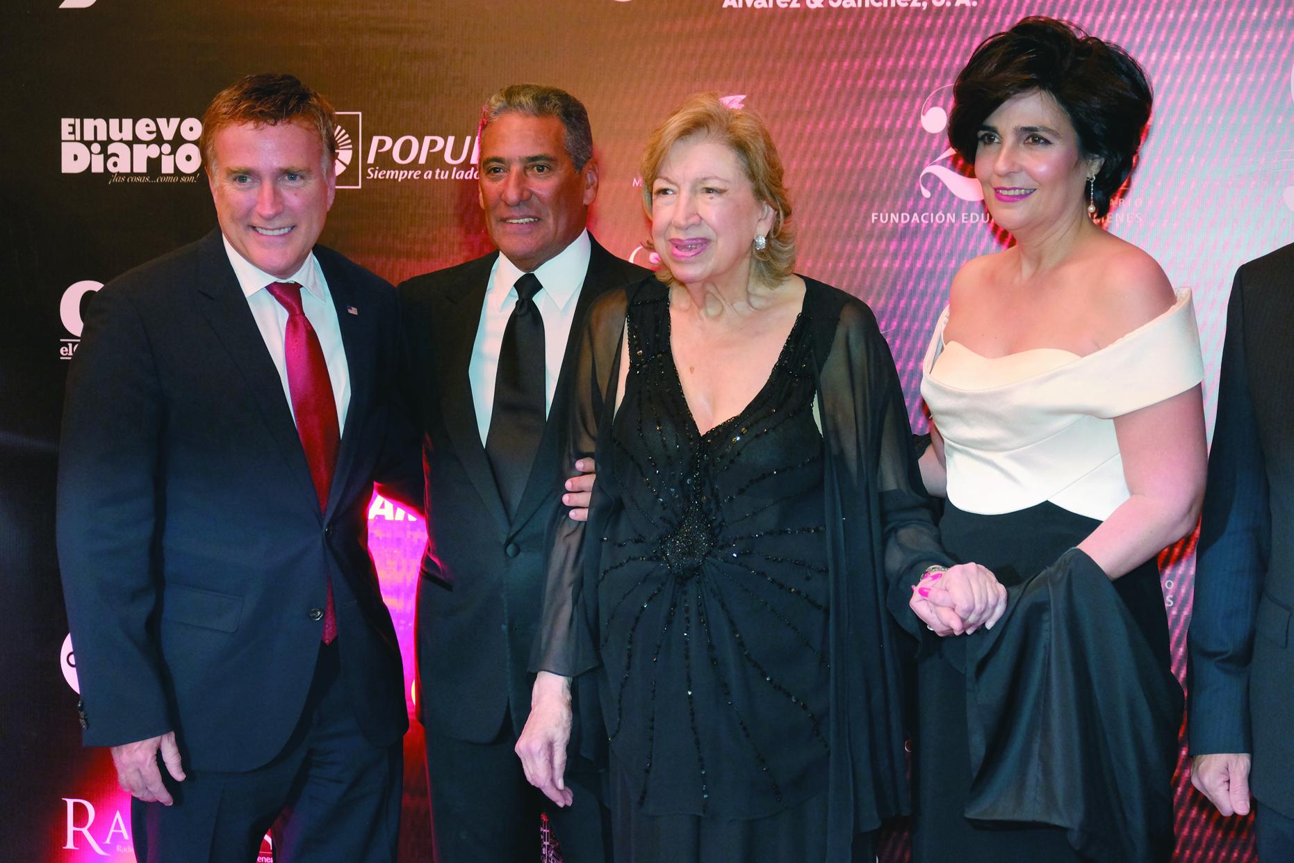 James Brewster, Niní Cáffaro, Margarita Copello y María Amalia León.