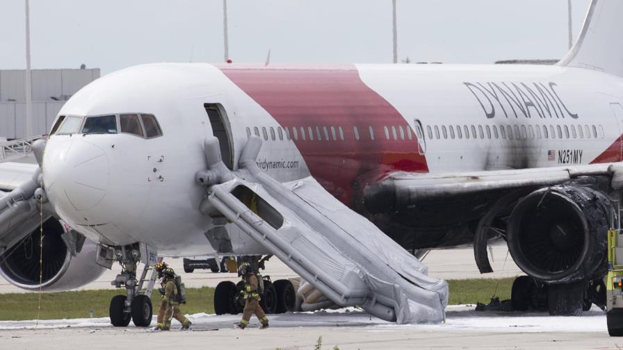 Incendio en avión rumbo a Venezuela desde EE.UU. deja al menos 15 heridos