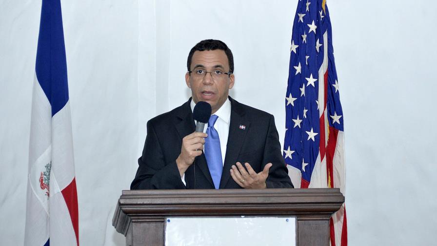 Canciller Navarro explica el nuevo sistema consular que operará próximamente 