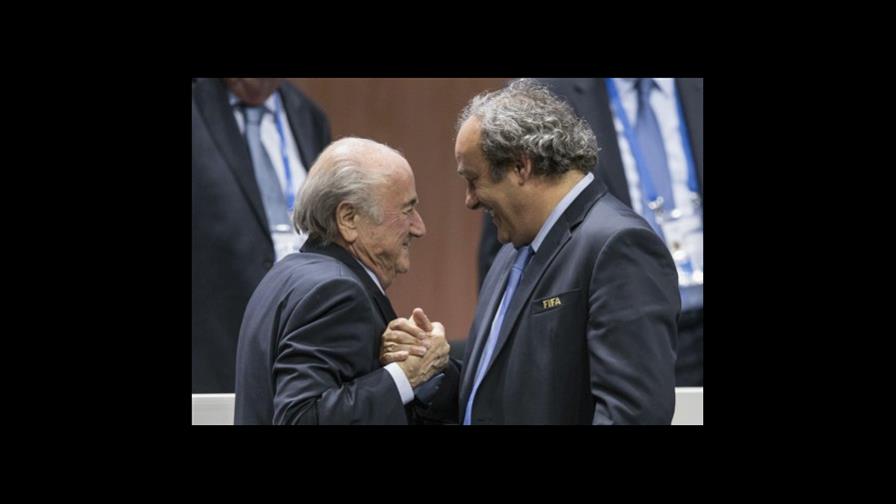 Blatter: Platini violó “pacto” para sede de Mundial de 2022 