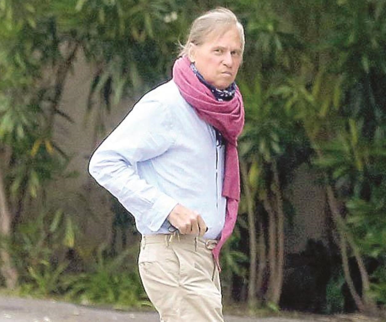 Trascendió que al actor, le fue detectado un tumor en la garganta y su madre, Gladys Leach confirmó esa situación