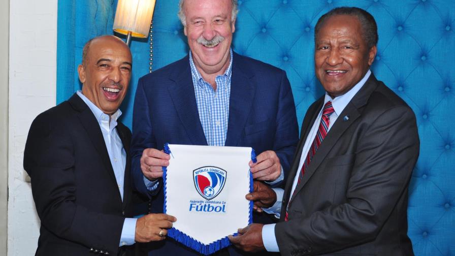 Vicente del Bosque visita RD y muestra su apoyo a Fedofútbol