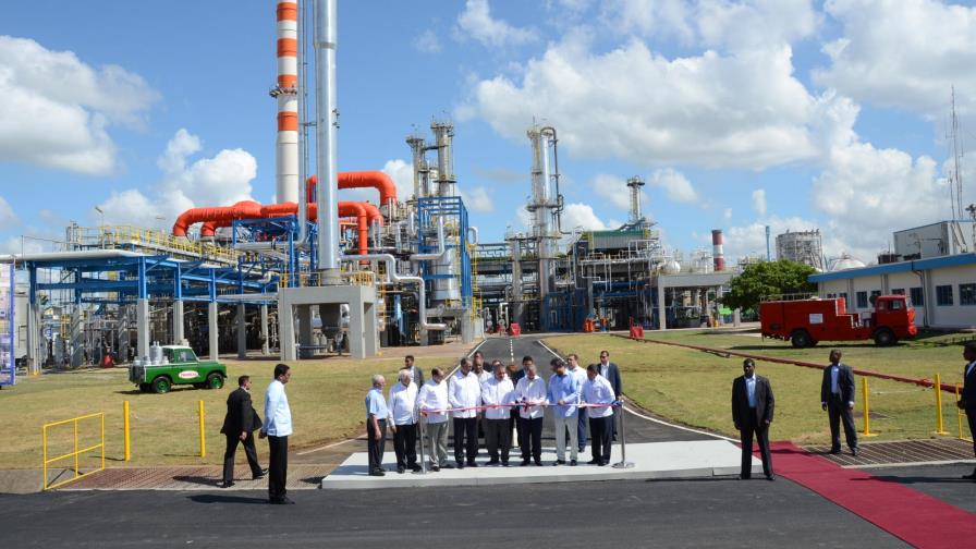 Refidomsa entrega al Gobierno RD$5,901 millones
Refidomsa entrega al gobierno RD$5,901 MM Refidomsa entrega al Gobierno RD$5,901 millones
Refidomsa entrega al gobierno RD$5,901 MM