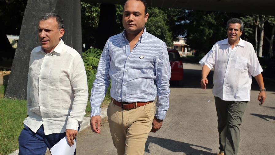 Senadores colombianos tratan con FARC instrumentos legislativos para la paz