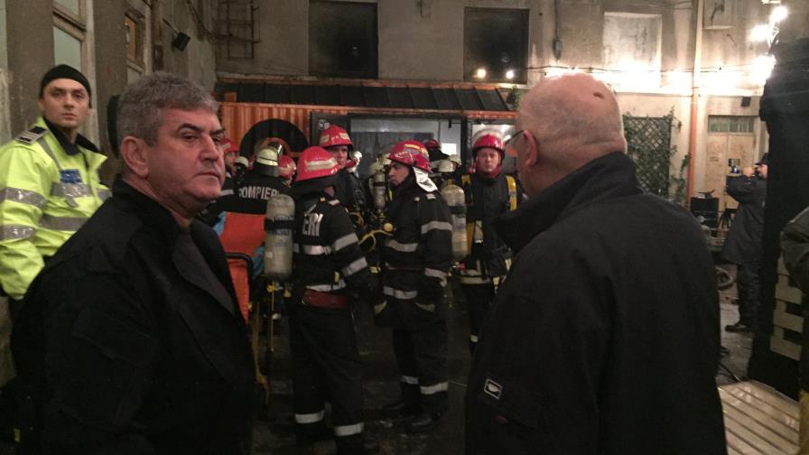 Al menos 26 muertos tras un incendio en una discoteca de Bucarest