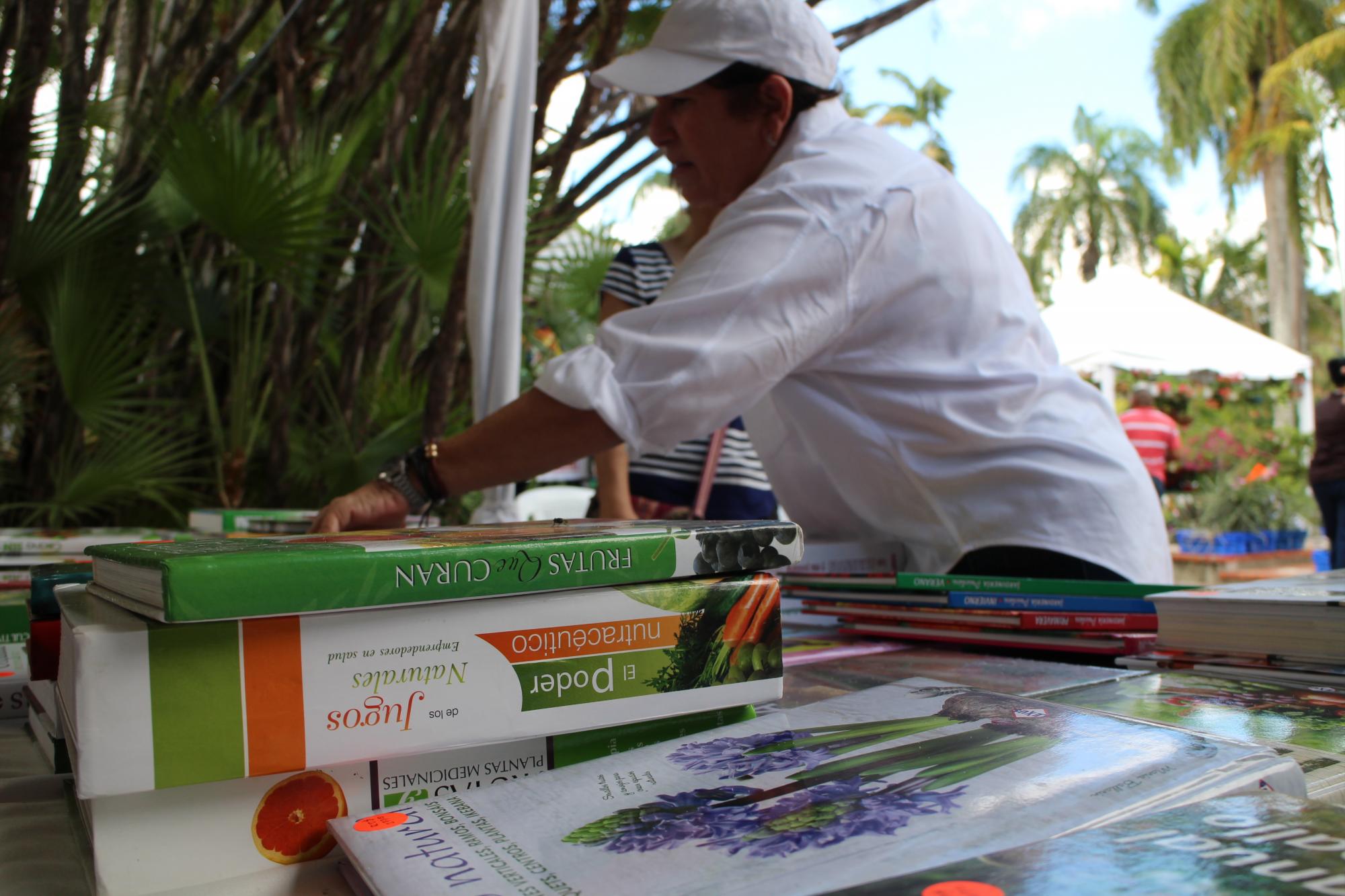 También hay feria de libros sobre jardinería. 