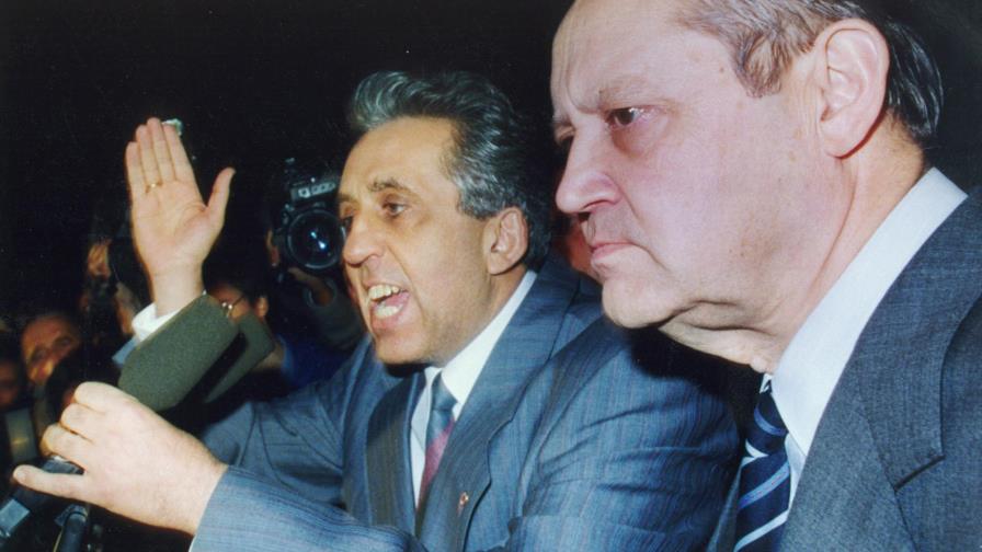 Muere Schabowski, quien anunció apertura del Muro de Berlín