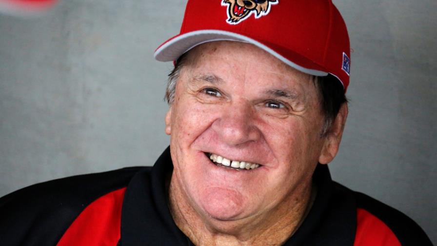 ¿Dónde anda Pete Rose? Firmando autógrafos, por supuesto 