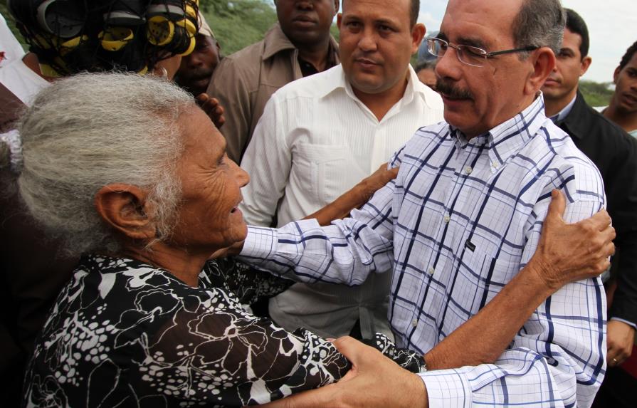Presidente Medina dice “todos los niños” estarán en la tanda extendida para 2016