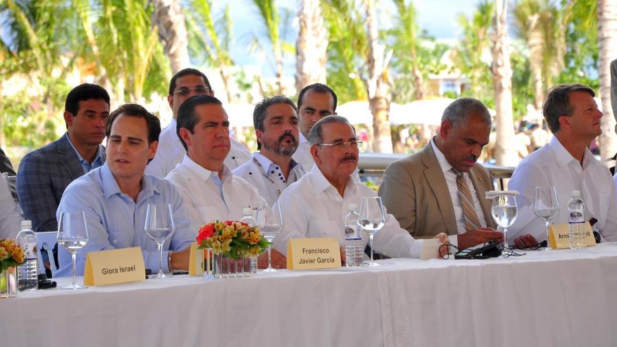 Presidente Medina inaugura terminal de cruceros en Maimón, Puerto Plata