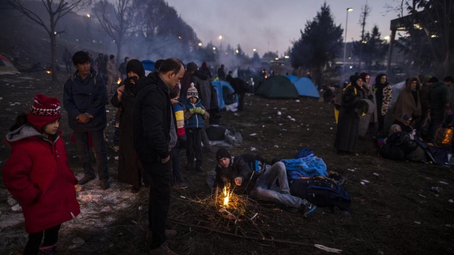 Serbia y Croacia habilitan trenes para migrantes Serbia y Croacia habilitan trenes para migrantes