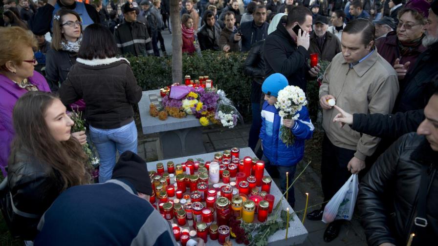 Suben a 32 los muertos en incendio de club en Bucarest 