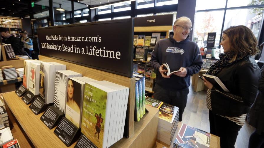 Amazon abre su primera librería de “carne y hueso”