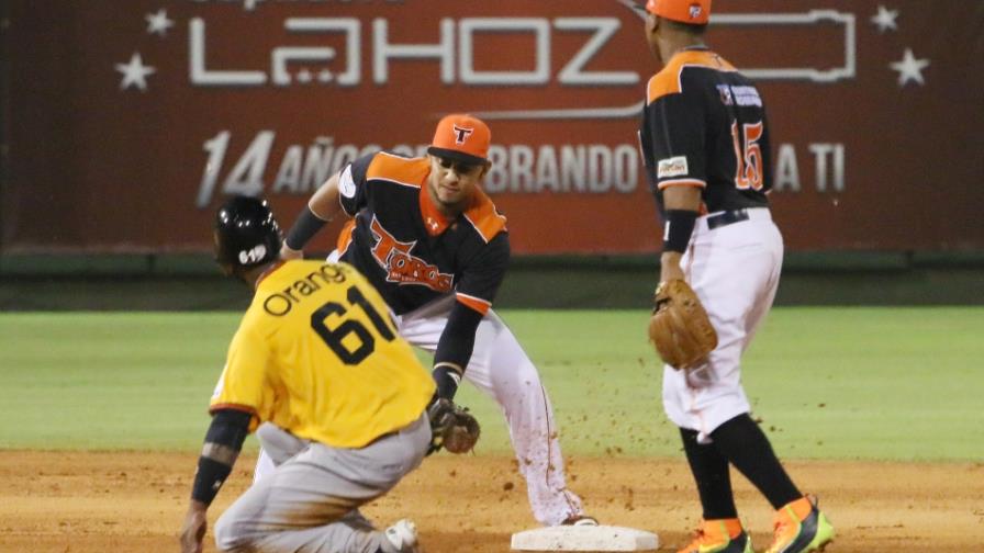 Los Toros ganan y suben al quinto lugar en el torneo de béisbol dominicano