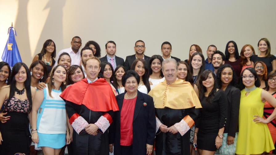MESCyT, Next Ibs y universidades celebran graduación de dominicanos que realizaron maestrías en España MESCyT, Next Ibs y universidades celebran graduación de dominicanos que realizaron maestrías en España