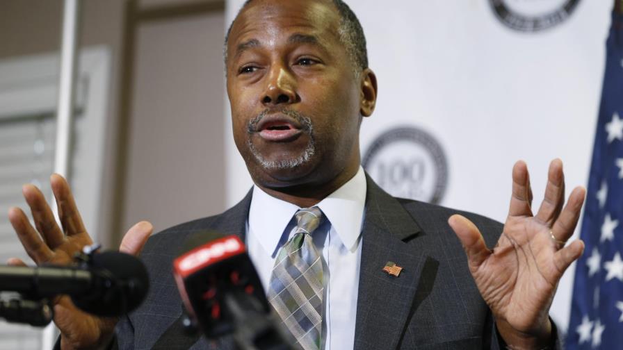 El aspirante negro republicano, Ben Carson, admite que mintió sobre su educación militar