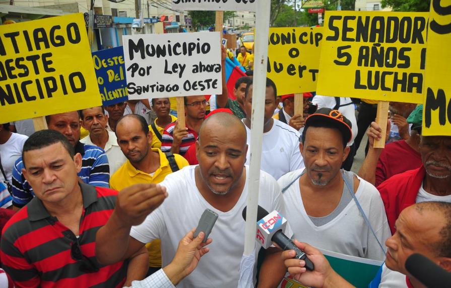 Diez hombres inician peregrinaje al Congreso para que se convierta sector de Cienfuegos en municipio