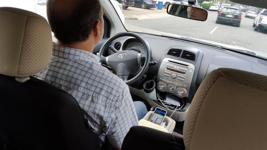 Confederación de Taxistas Turísticos dice no permitirá que Uber opere en República Dominicana Confederación de Taxistas Turísticos dice no permitirá que Uber opere en República Dominicana