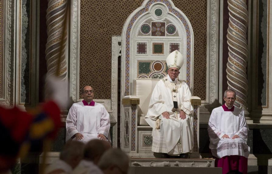 El papa pide una Iglesia que se no se obsesione con el poder