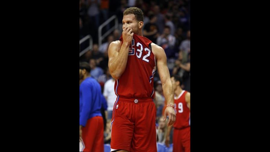 Knight, Bledsoe lideran a Suns ante unos diezmados Clippers 