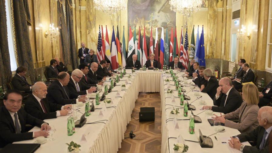 Se inicia reunión internacional sobre Siria tras los atentados de París