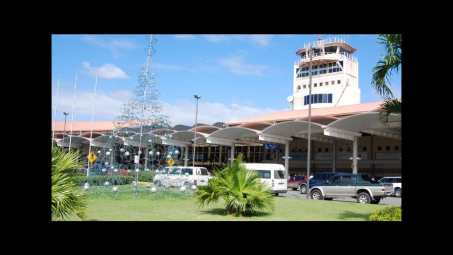 Envían a prisión a mujer acusada de ingresar con US$ 255 mil por aeropuerto Envían a prisión a mujer acusada de ingresar con US$ 255 mil por aeropuerto