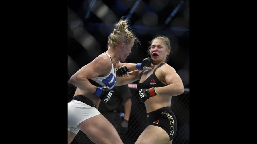 Sorpresa: Holly Holm arrebata cetro a Ronda Rousey en la UFC