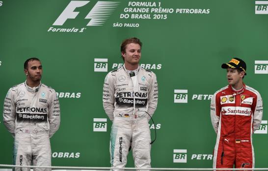 Nico Rosberg hace valer la pole y se corona en Brasil