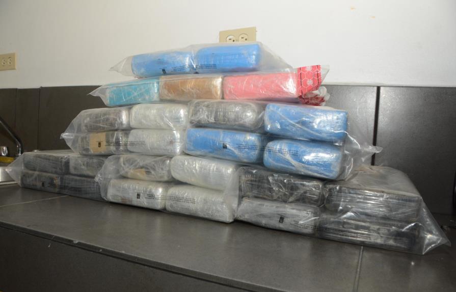 DNCD ocupa 35 paquetes de droga en el Puerto de Haina 