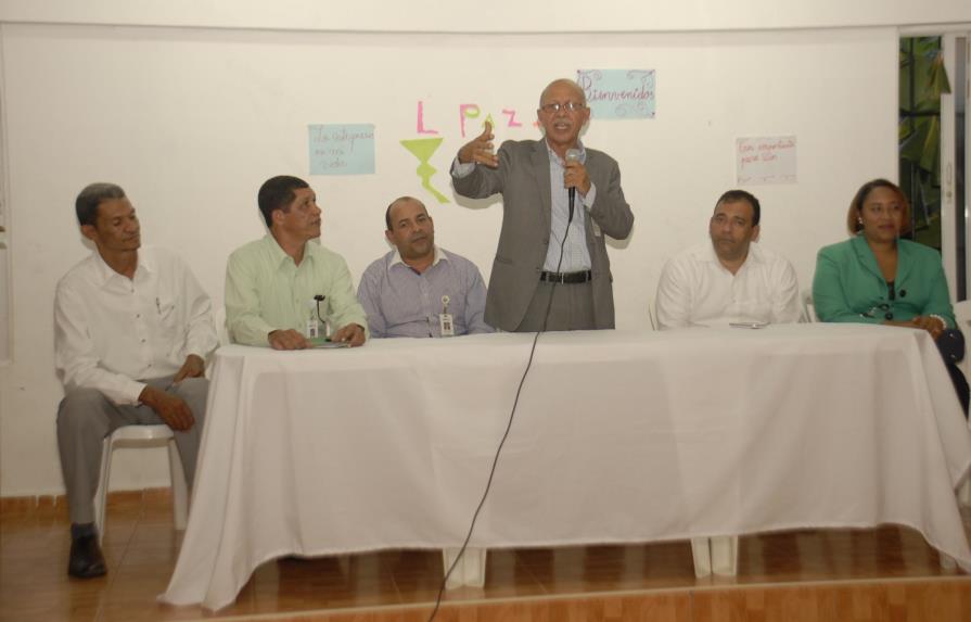 Rubén Montás anuncia proyectos de 24 horas de electricidad en favor de 120,000 personas en Azua