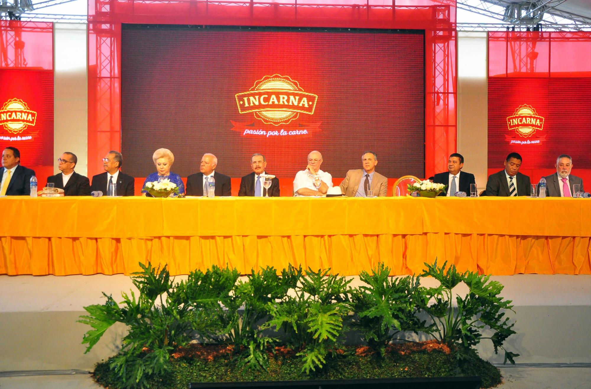 El presidente Danilo Medina encabezó la inauguración de la Industria Cárnica Nacional (INCARNA) en el Pino, La Vega con una inversión de 1,800 millones de pesos.