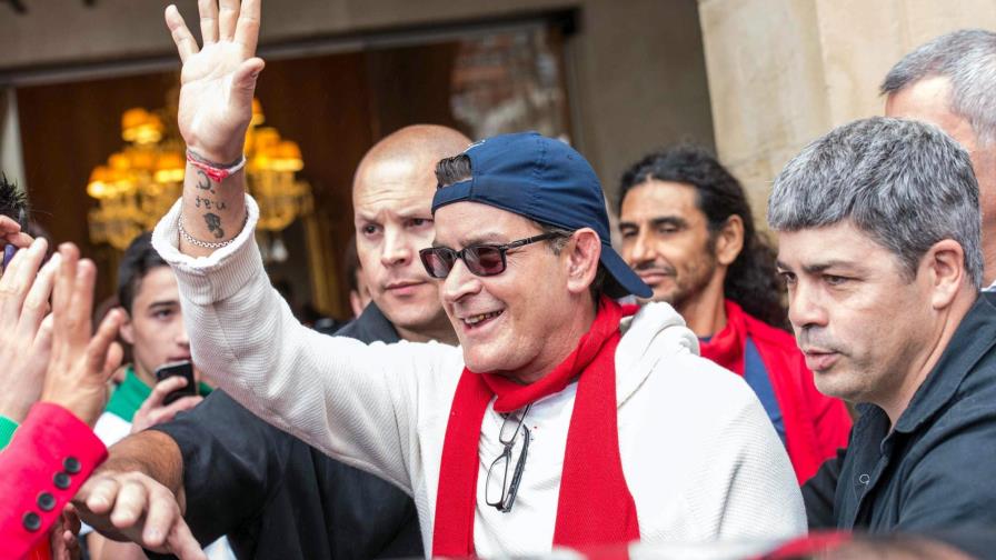 Charlie Sheen porta el virus del sida desde hace cuatro años 