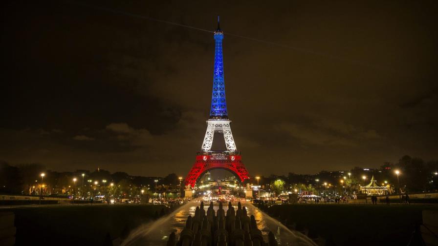 La Torre Eiffel reabre tras adaptar su dispositivo de seguridad