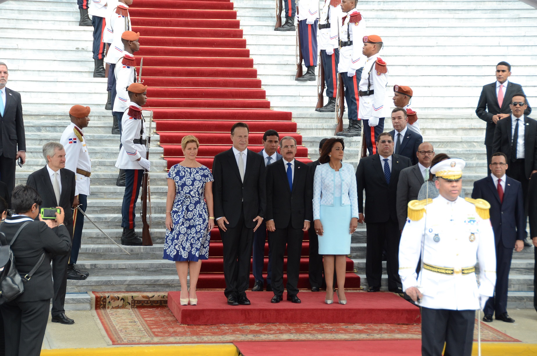 El recibimiento al presidente de Panamá, Juan Carlos Varela, y la primera dama de ese país, Lorena Castillo, en el Palacio Nacional.