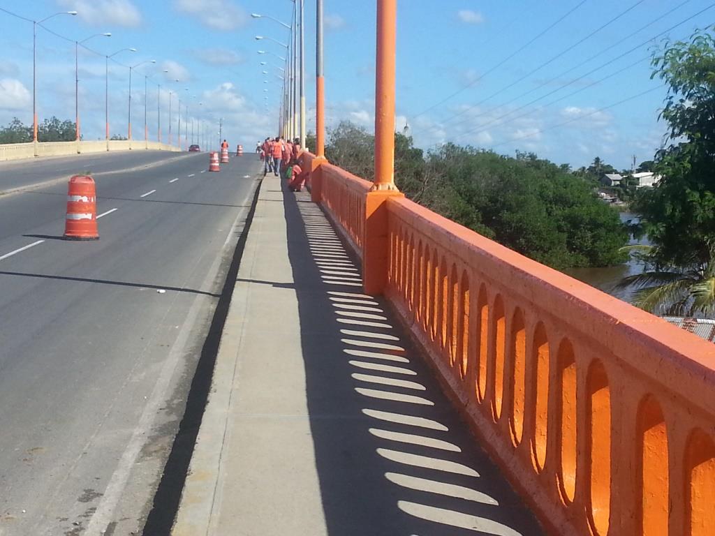Obras Públicas repara Puente Higuamo en San Pedro de Macorís 
