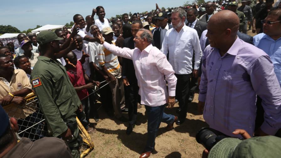 “Hay buen ánimo” para diálogo RD-Haití
“Hay buen ánimo” para diálogo entre República Dominicana y Haití “Hay buen ánimo” para diálogo RD-Haití
“Hay buen ánimo” para diálogo entre República Dominicana y Haití