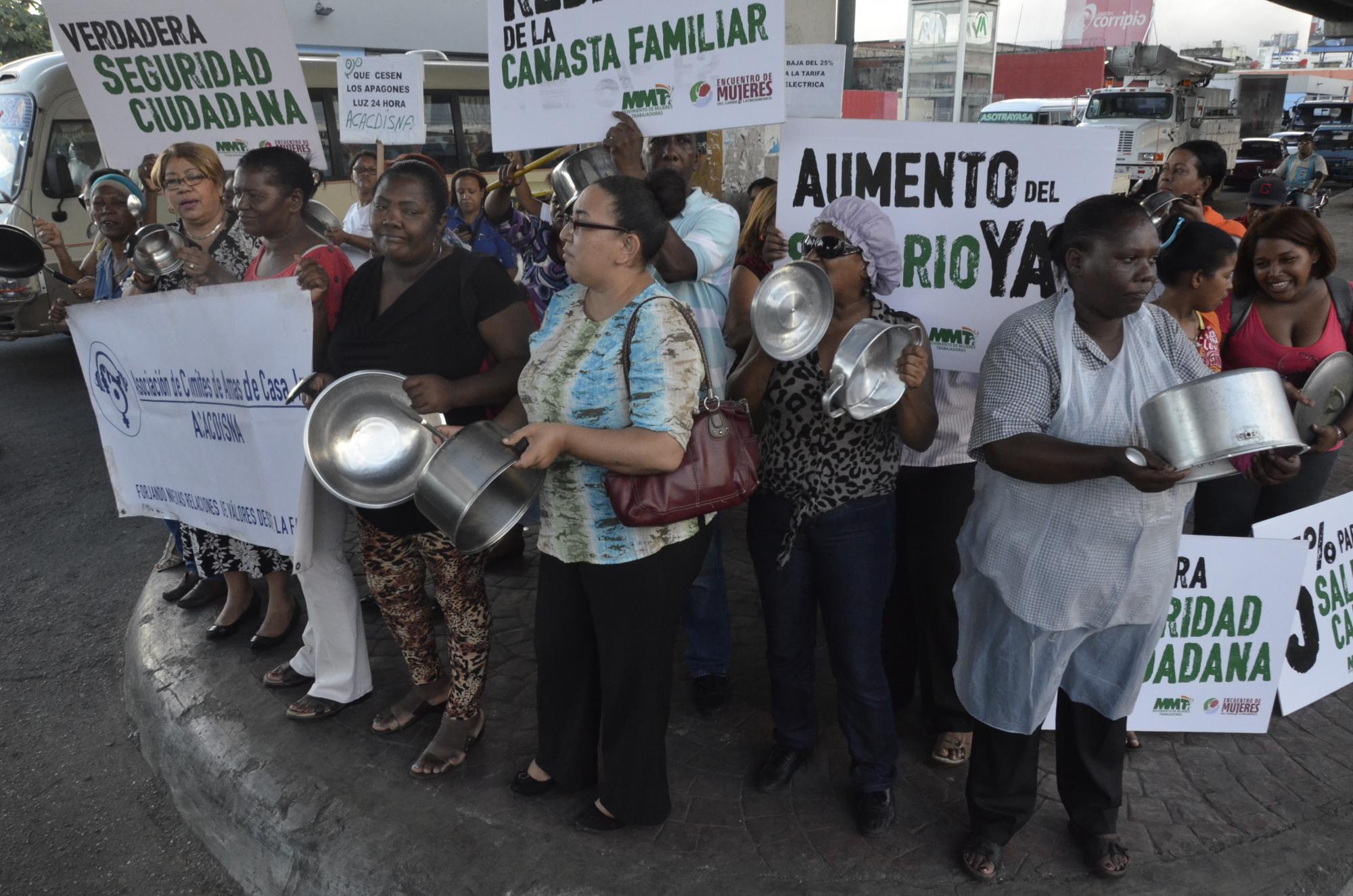 Piden un aumento salarial.