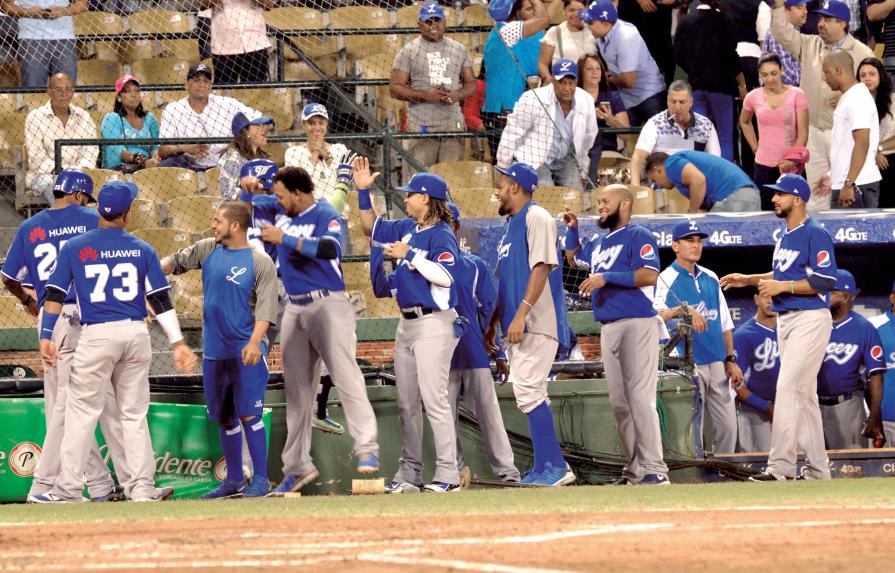 El Licey se impone al Escogido y mantiene su racha victoriosa