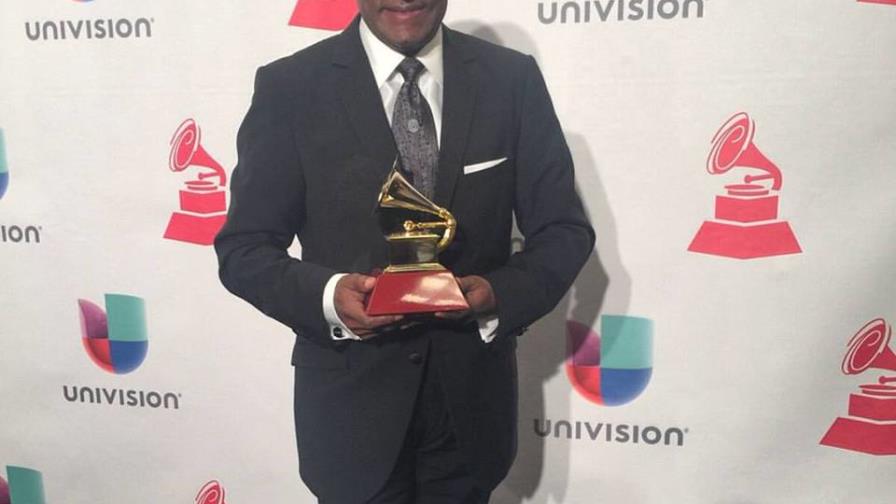 “El Canario”, dedica su primer Grammy Latino a la buena salsa que se hace en República Dominicana “El Canario”, dedica su primer Grammy Latino a la buena salsa que se hace en República Dominicana