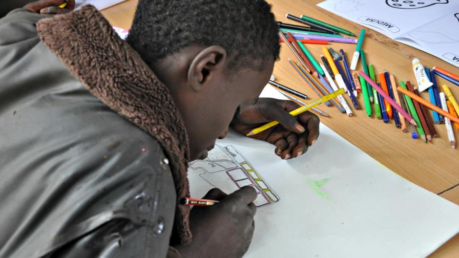 Los niños que sueñan con pegamento Los niños que sueñan con pegamento