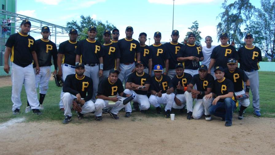 Farándula y Los Gráficos van por el título chata distrital del softbol junior