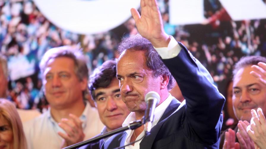 Scioli reconoce su derrota y felicita a Macri por su triunfo electoral