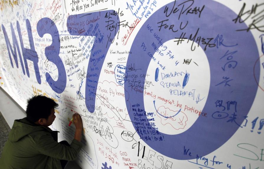 Búsqueda de MH370 se mueve al punto donde pudo amerizar 