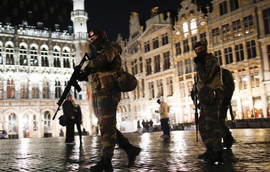 Bélgica mantiene alerta máxima por una semana