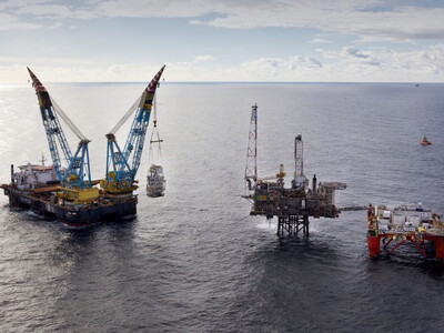 Petróleo cae tras anuncio Trump de la reanudación del diálogo Teherán