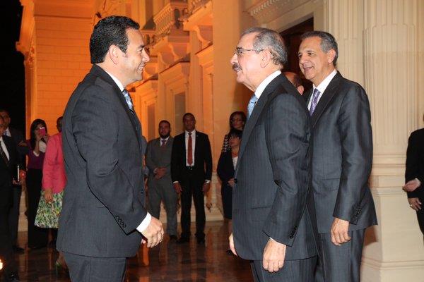 Presidente Medina recibe al presidente electo de Guatemala