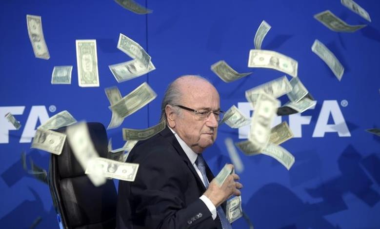 Blatter se siente como ante una “inquisición”