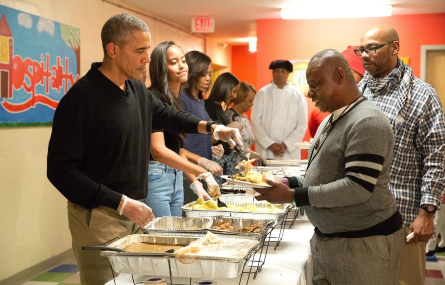 Obama destaca generosidad de EEUU con refugiados en Día de Acción de Gracias