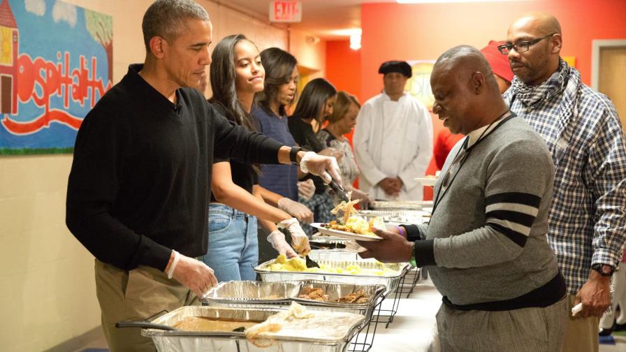 Obama destaca generosidad de EEUU con refugiados en Día de Acción de Gracias