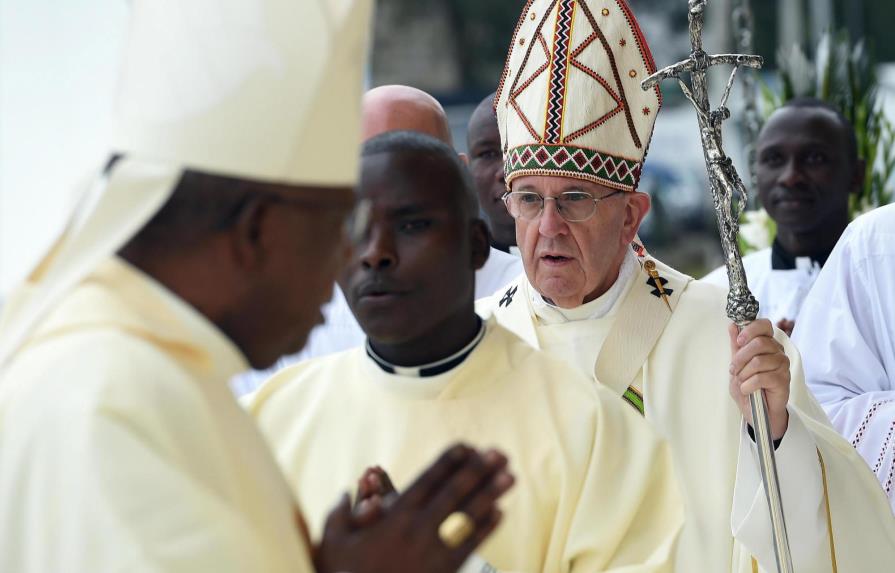 El papa Francisco pide acabar con “arrogancia de los hombres que hieren a las mujeres”